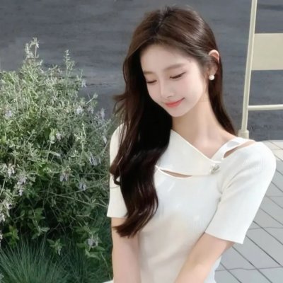 小姑娘艾萝依
